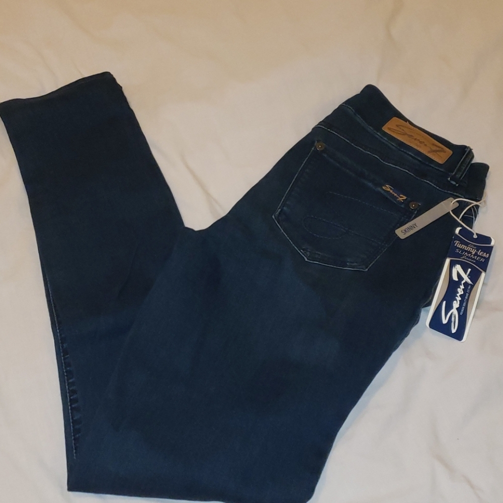NWT skinny dark blue jeans
